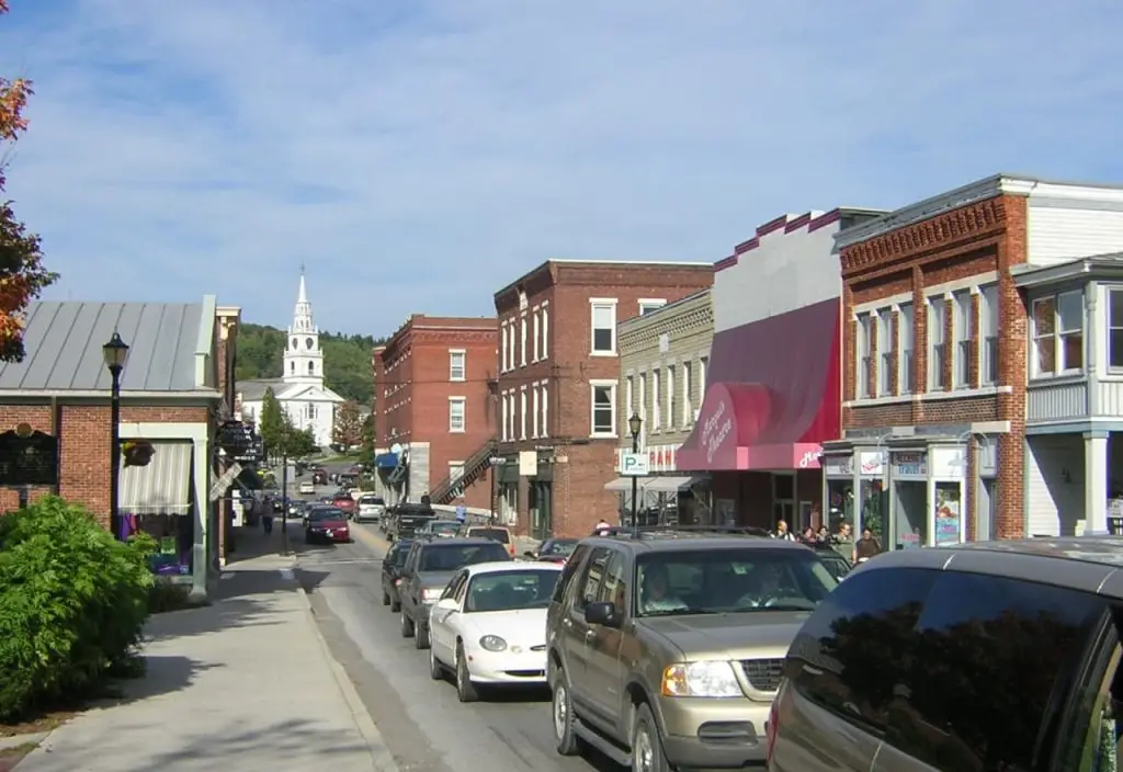 Thumbnail Image of Middlebury Service Area by Sunset Lake CBD